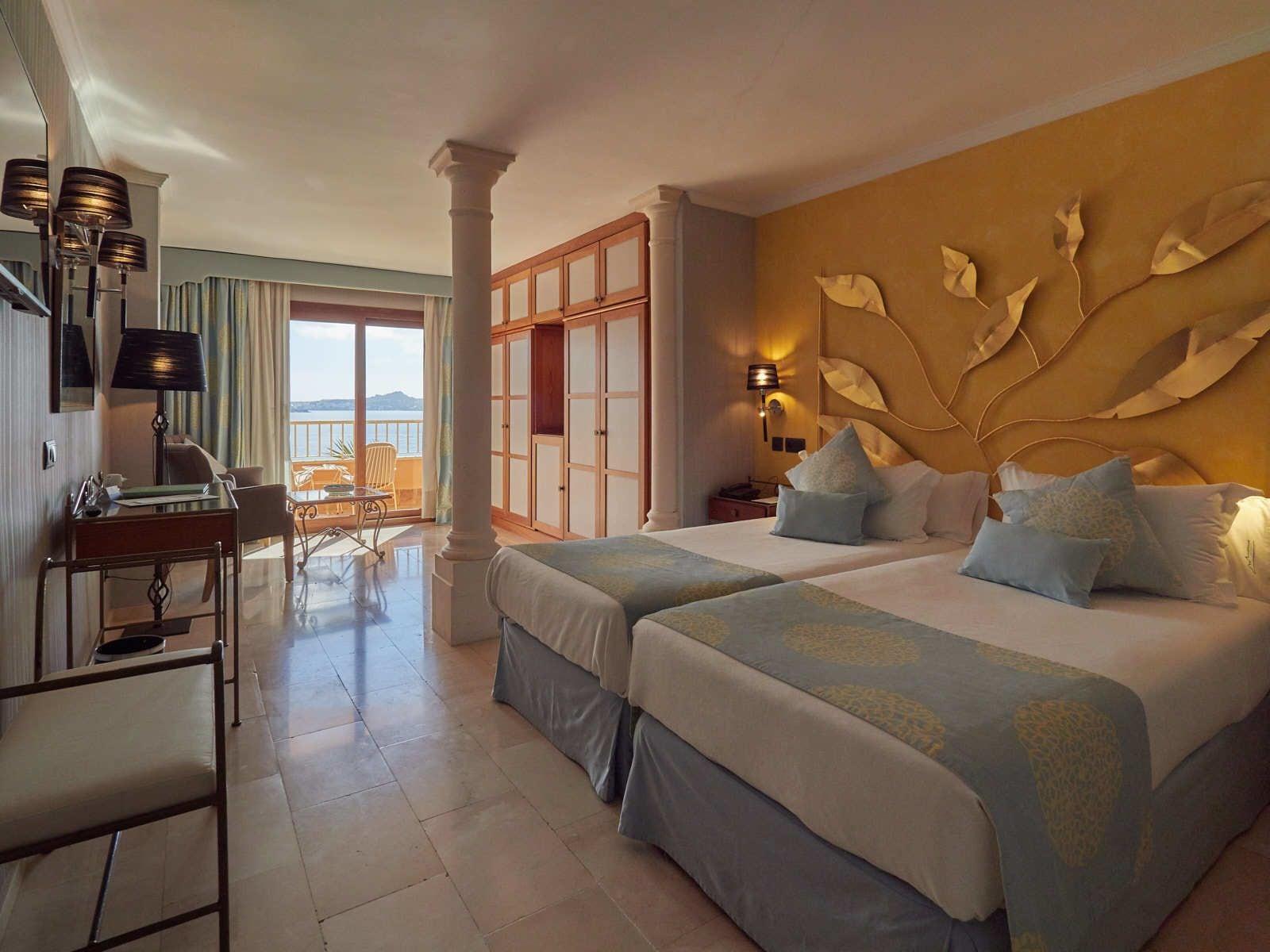 Hotel Petit Cala Fornells Peguera Extérieur photo