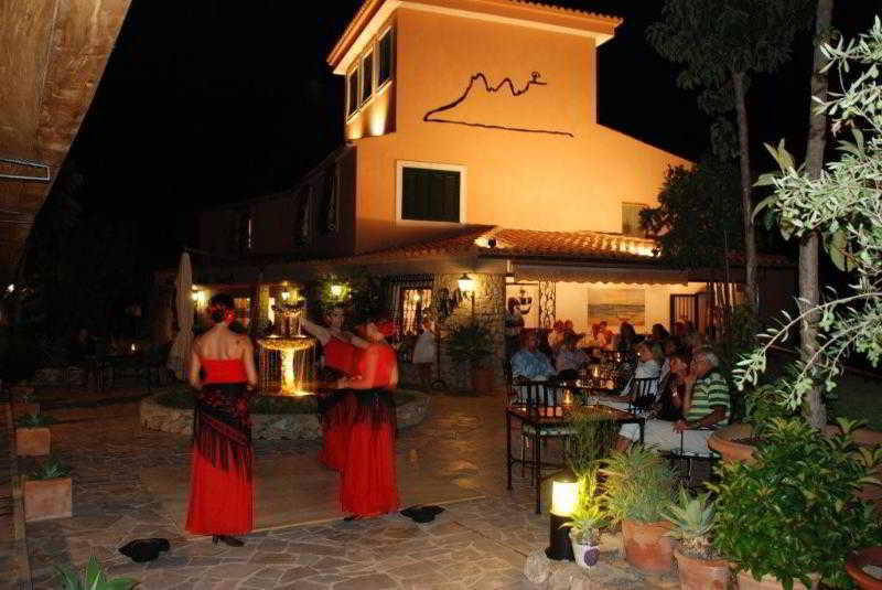 Hotel Petit Cala Fornells Peguera Extérieur photo
