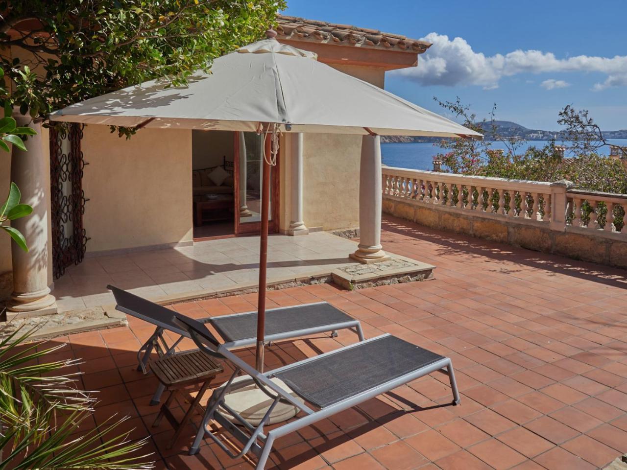 Hotel Petit Cala Fornells Peguera Extérieur photo