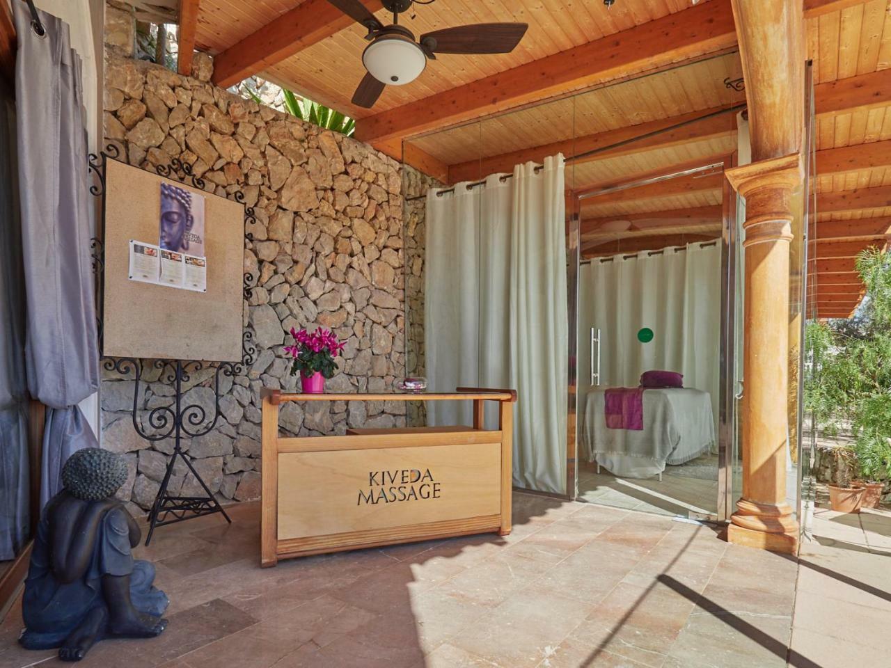 Hotel Petit Cala Fornells Peguera Extérieur photo