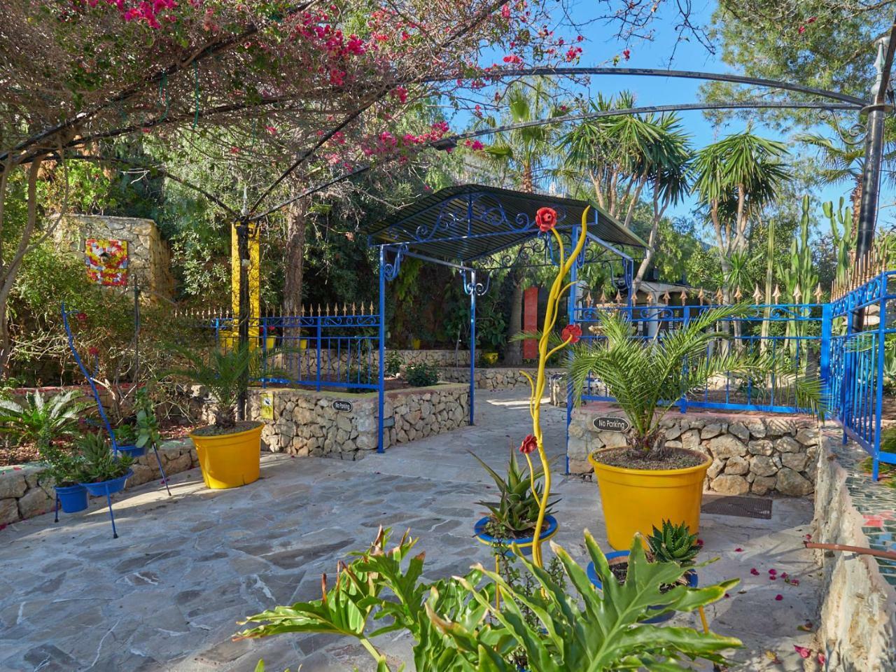 Hotel Petit Cala Fornells Peguera Extérieur photo